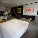 Loft Spa Lumineux Jacuzzi Prive Ecran Cinema Roubaix
