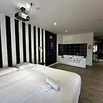Loft Spa Lumineux Jacuzzi Prive Ecran Cinema Apartament Roubaix