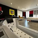 Loft Spa Lumineux Jacuzzi Prive Ecran Cinema