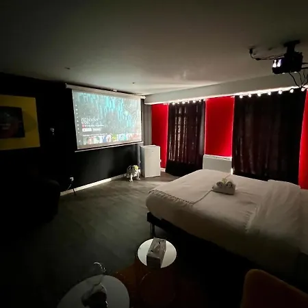 Apartament Loft Spa Lumineux Jacuzzi Prive Ecran Cinema *