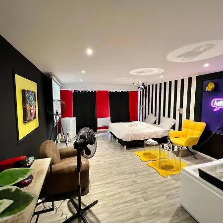 Loft Spa Lumineux Jacuzzi Prive Ecran Cinema