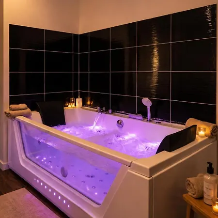 Loft Lumineux Jacuzzi Prive Ecran Cinema Appartement *
