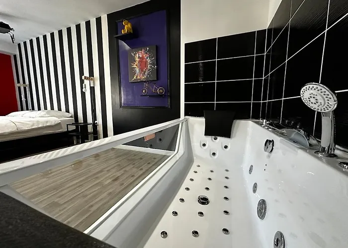 Design #6#- Jacuzzi Et Netflix-self Check-in Appartement Roubaix